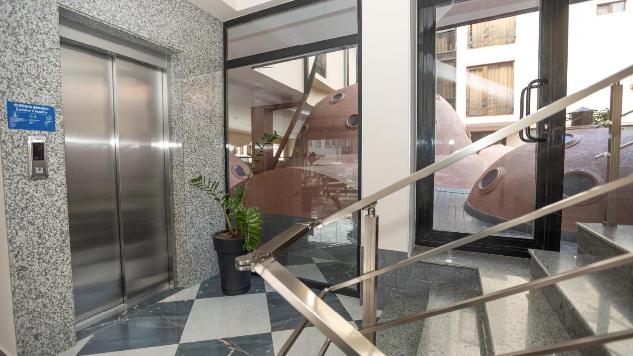 Royal Venezia Hotel Batumi Exterior photo