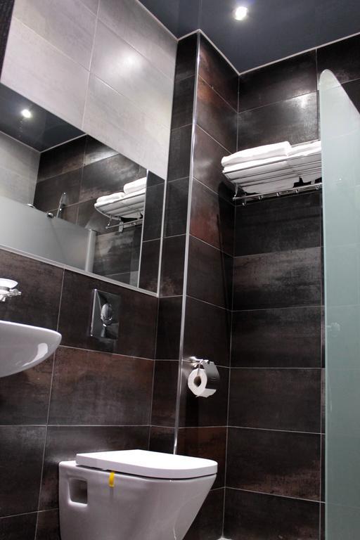 Royal Venezia Hotel Batumi Room photo