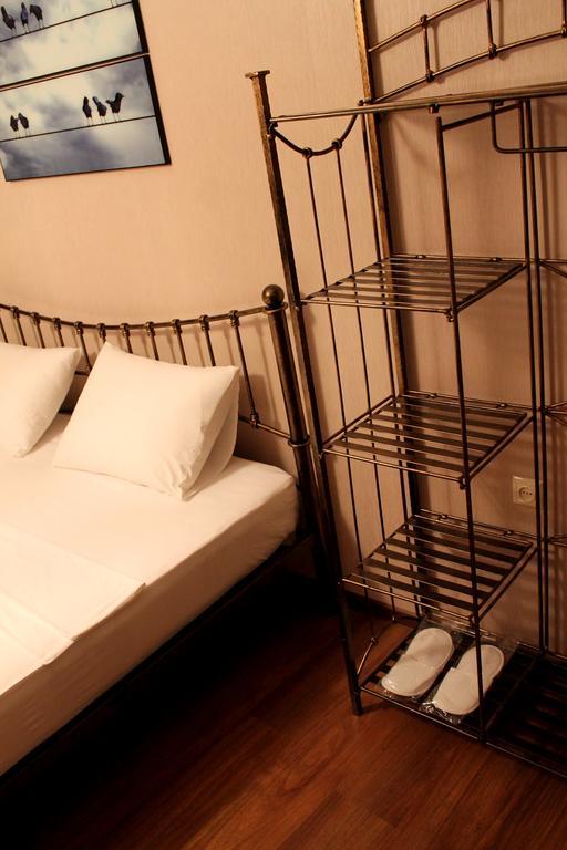 Royal Venezia Hotel Batumi Room photo