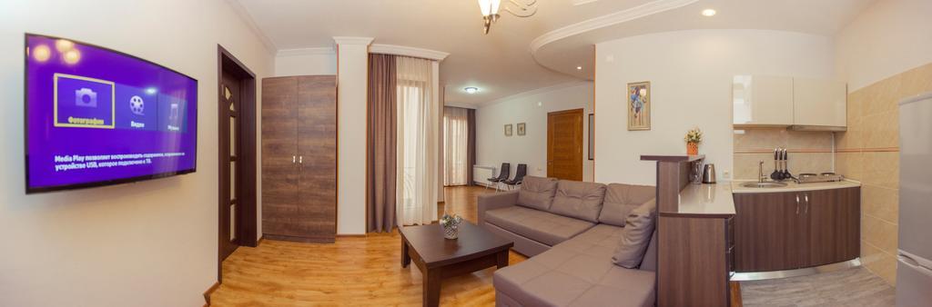 Royal Venezia Hotel Batumi Room photo