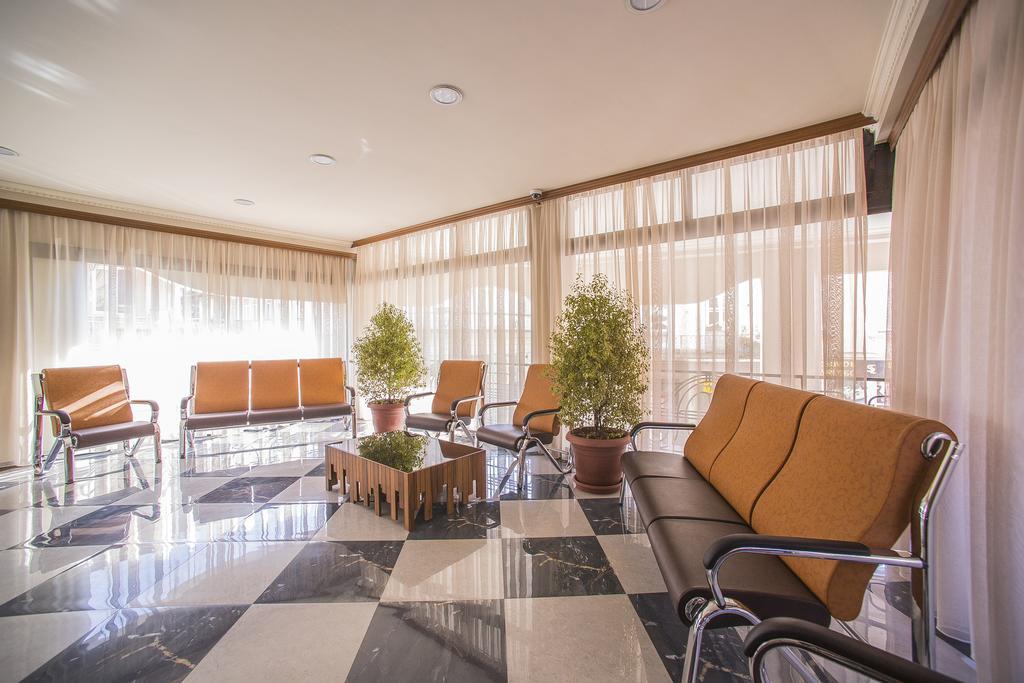 Royal Venezia Hotel Batumi Exterior photo