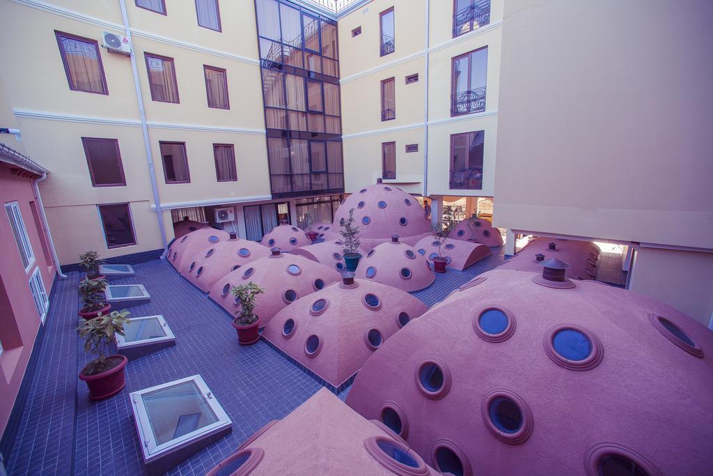 Royal Venezia Hotel Batumi Exterior photo